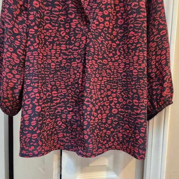 [M-L] Joie‎ SILK Women's Blouse Size Medium-Large flowy red black - Picture 6 of 10